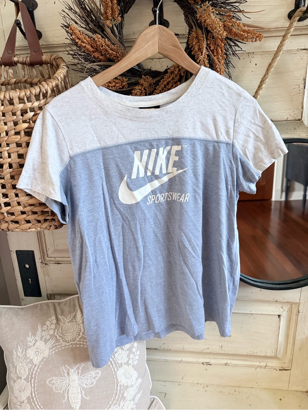Nike Light Blue & White Colorblock Sports T-Shirt